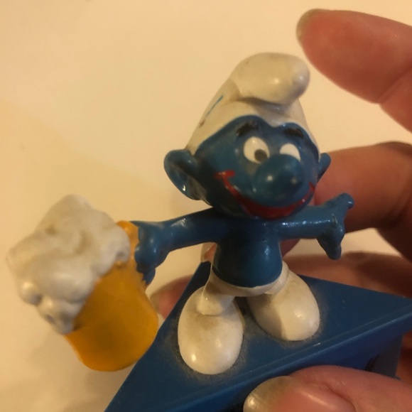 Vintage Happy Anniversary Smurf cheers with Beer - Picture 4 of 10